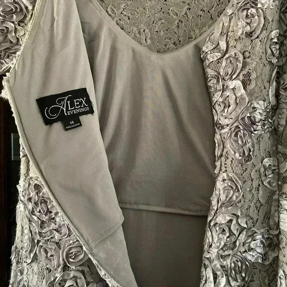Alex Evenings Rosette A-Line Gown Size 14 - Picture 2 of 8